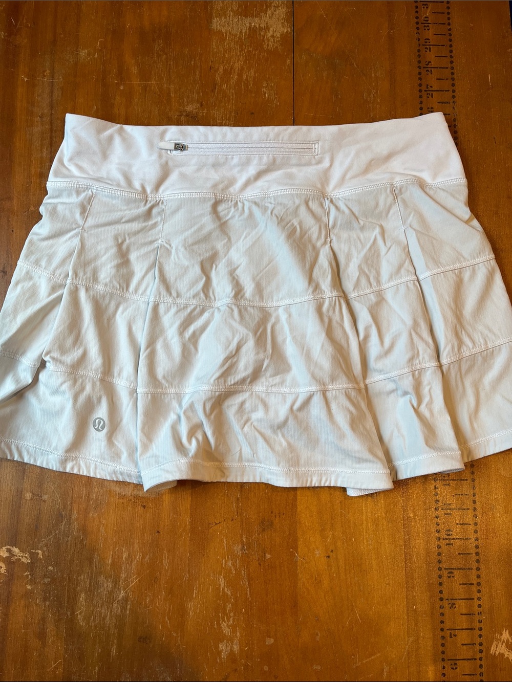 LULULEMON 6 White Pace Rival Tennis Skort Skirted Shorts Stay Put Pleated